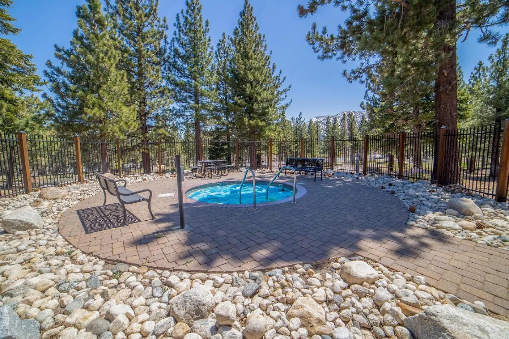 #320 - Golf Course Townhome With Mountain Views & Spa Mammoth Lakes