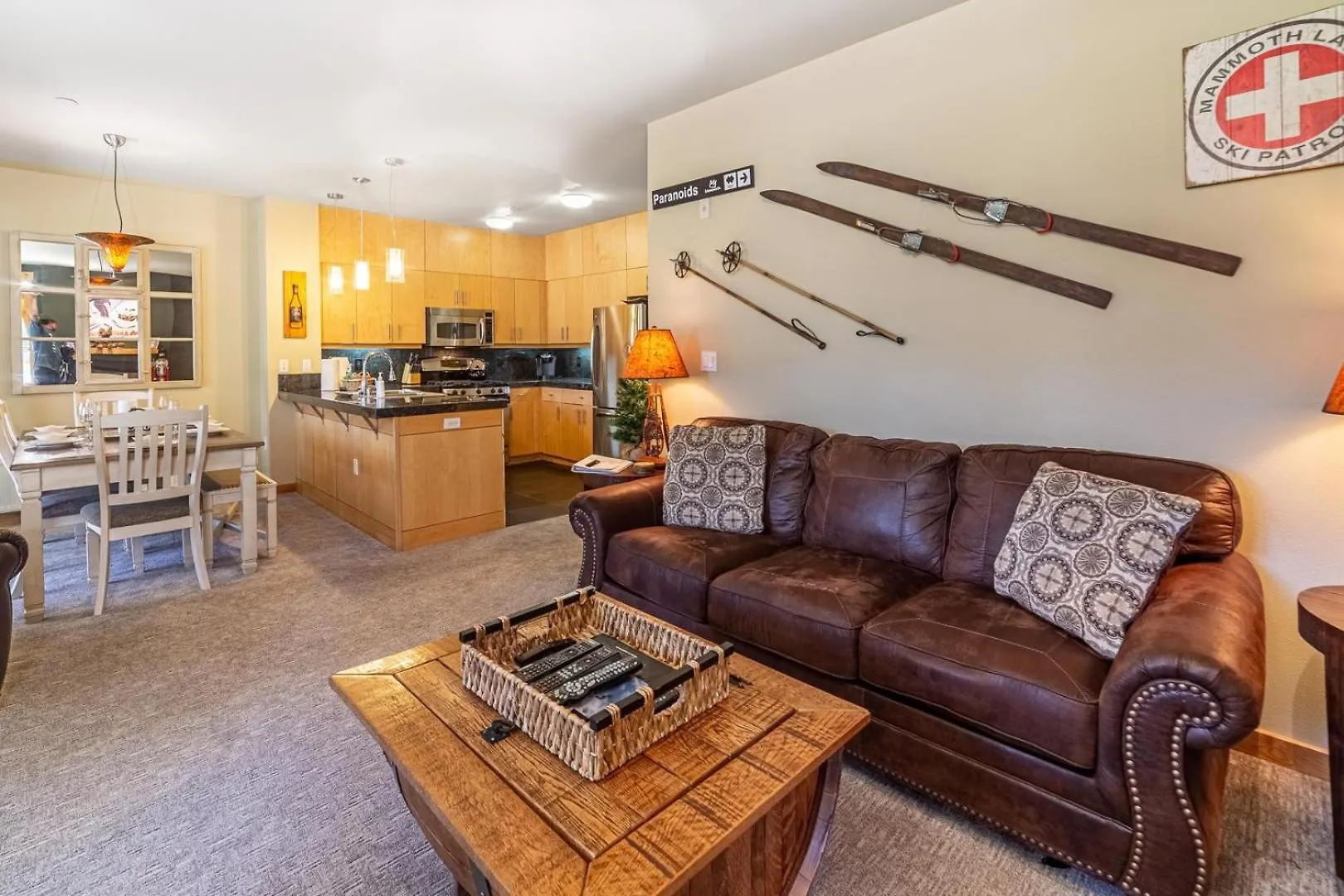#320 - Golf Course Townhome With Mountain Views & Spa Mammoth Lakes Holiday home